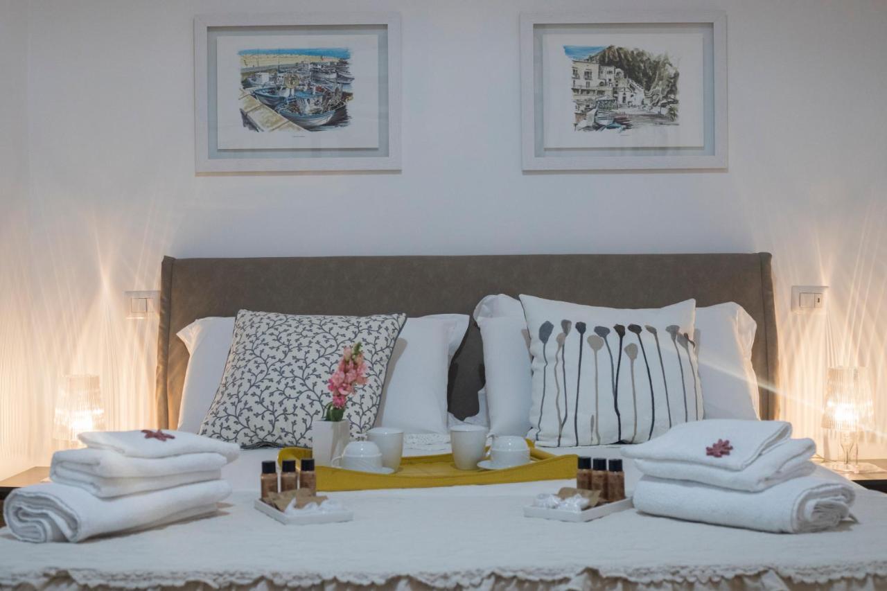 Bed and Breakfast La Dimora Del Barone Salerno Exterior foto