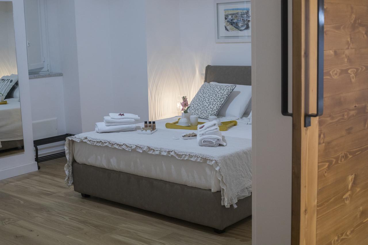 Bed and Breakfast La Dimora Del Barone Salerno Exterior foto