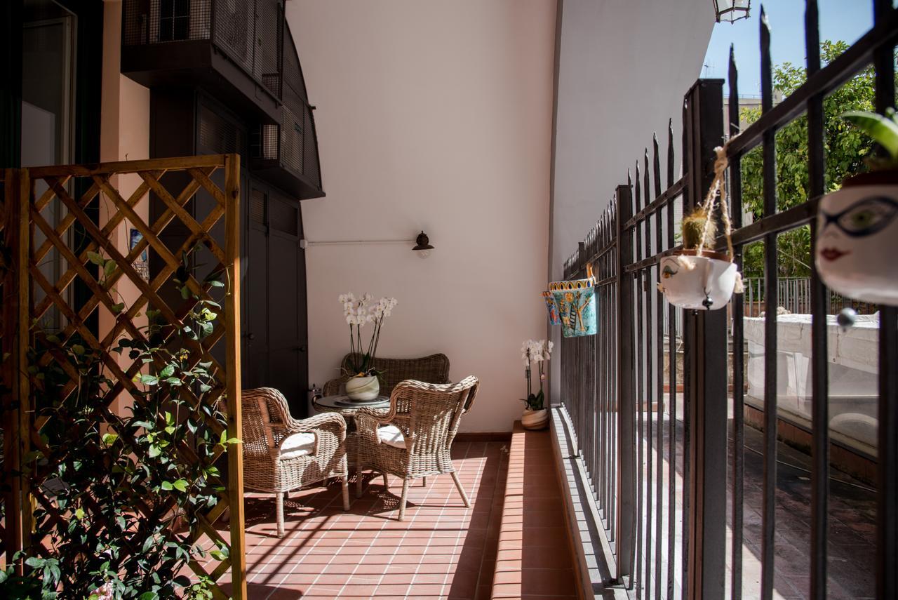 Bed and Breakfast La Dimora Del Barone Salerno Exterior foto
